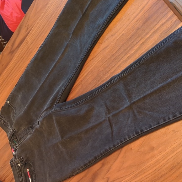 Tommy Hilfiger vintage black denim, 32/30 EU sizing measurements  in 2nd photo! - Picture 16 of 16